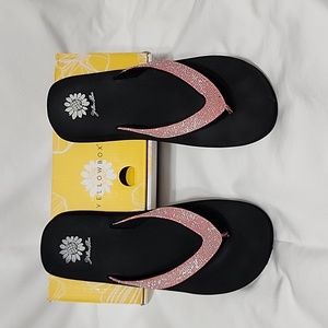 Yellowbox size 9 Coral sandals